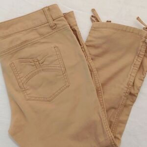 Personal Identity Capris